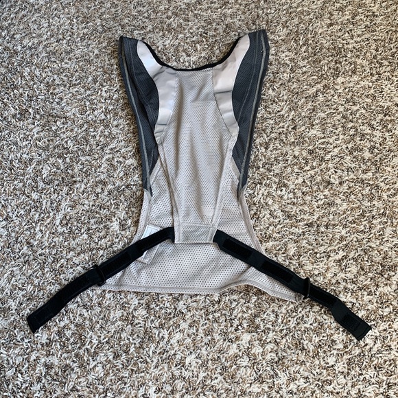 Nike Reflective Running Bib - Picture 6 of 6